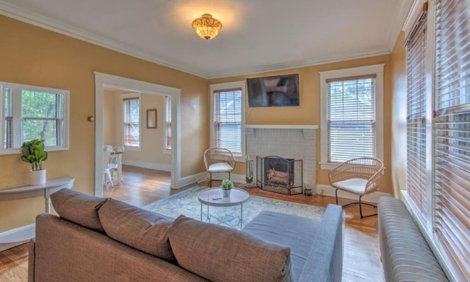 Cooper-Young Historic District House | Beautiful Bungalow Stones throw from Cooper Young