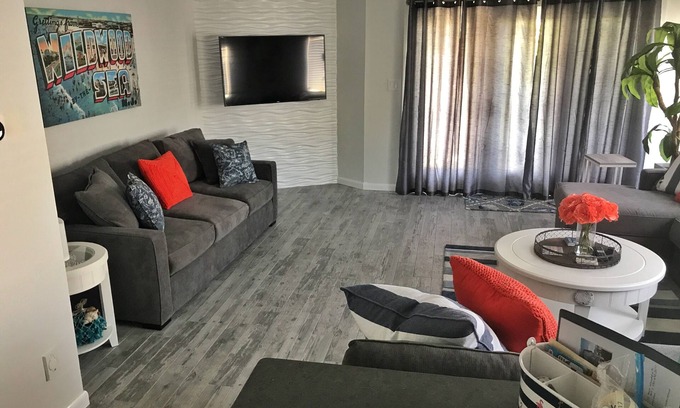 Diamond Beach House | Beautiful Diamond Beach Townhouse 3 bed/2.5 Baths, 1 Block to beach w/views!