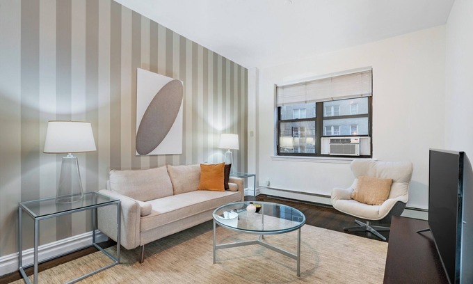Central Park West Apartment | Beautiful One Bedeoom in Heart of Upper West Side