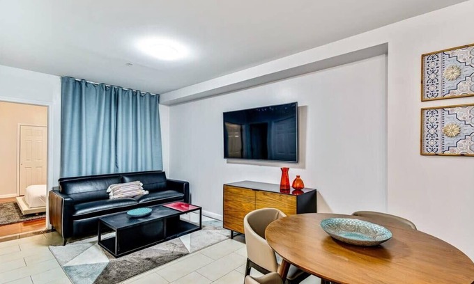 Chinatown Apartment | Bee Home in the City.