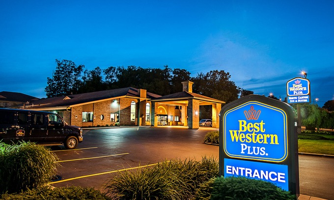 North Canton Hotel | Best Western Plus North Canton Inn & Suites