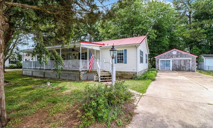 Ocean View House | Bethany's Hidden Treasure and Hide Away 4Br that Sleeps 12 w/Game Room in Garage