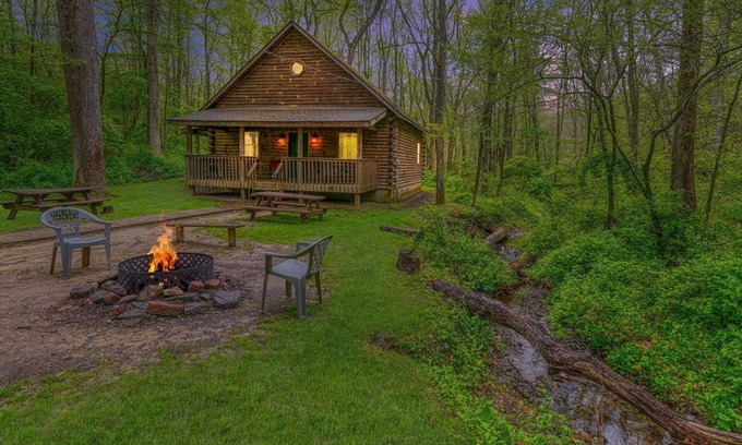 Logan Cabin | Blue Rose Cabins - Oleander Cabin