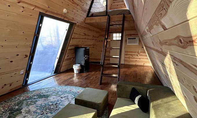 Stanton Cabin | Cabin ∙ 1 bedroom ∙ 2 guests
