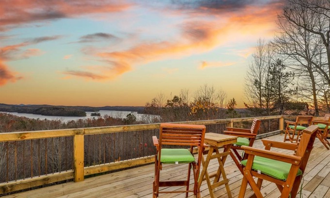 Ellijay Cabin | Cabin ∙ 4 bedrooms ∙ 10 guests