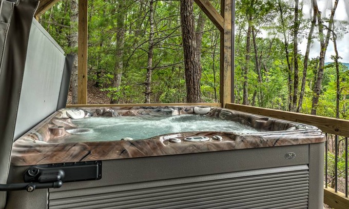 Cherry Log Cabin | Cabin ∙ 4 bedrooms ∙ 11 guests