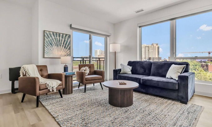 University Circle Apartment | Calm & Serene 2BR | Cleveland Clinic