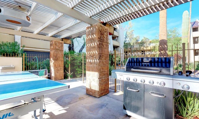 South Scottsdale House | Camelback Condos