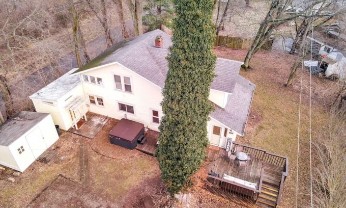 Nashport Cottage | Canary Cottage: Pet and Family friendly