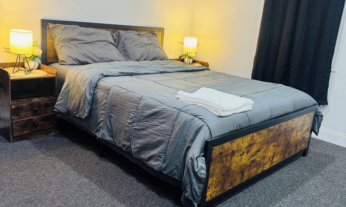 South Jamaica House | Charming 1-bedroom house with AC, WiFi in Queens