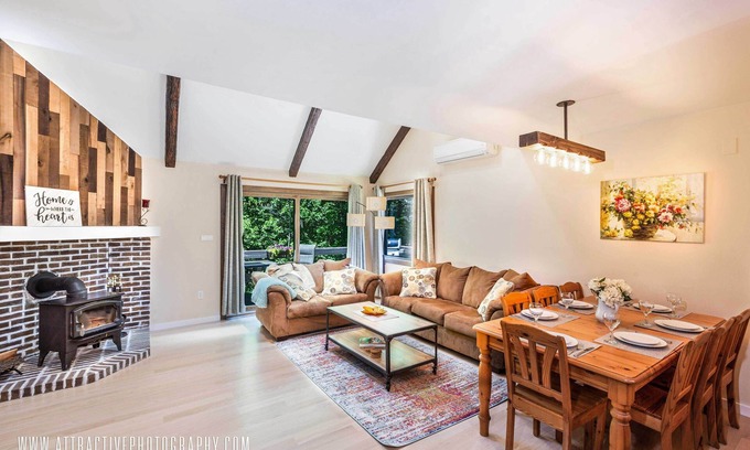 Village at Camelback House | Charming Townhouse at Camelback - Great Location! SKI ON/OFF