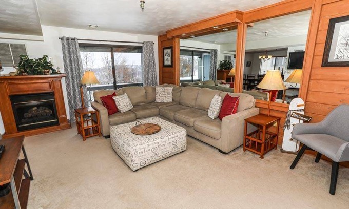Champion Condo | Condo ∙ 3 bedrooms ∙ 12 guests