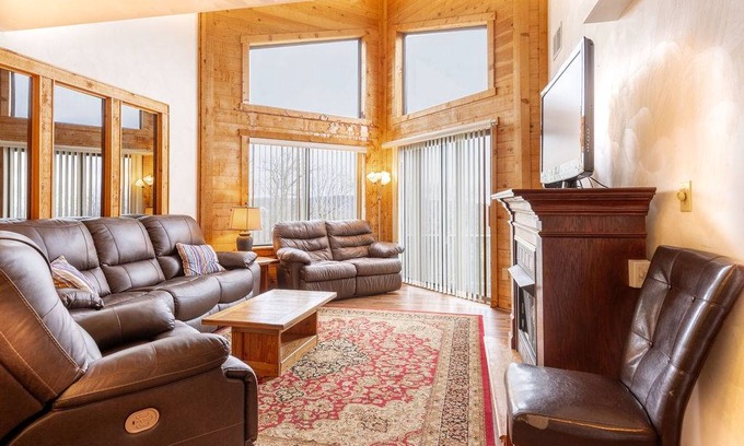 Seven Springs Condo | Condo ∙ 4 bedrooms ∙ 10 guests