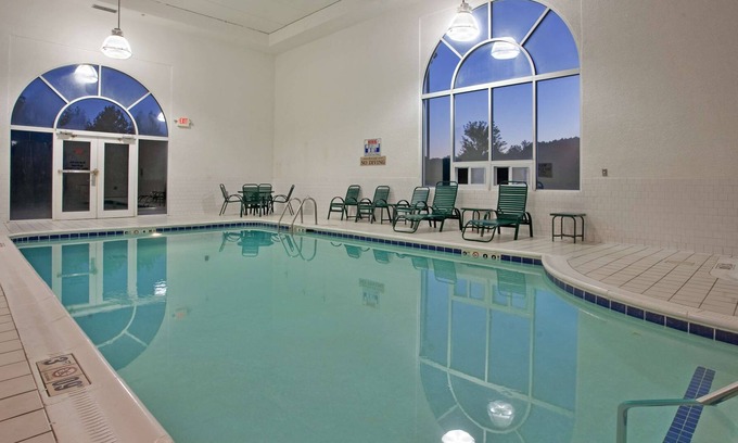 Somerset Hotel | Country Inn & Suites by Radisson, Somerset, KY