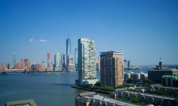 Hudson Exchange Apartment | Cozy Chic High Rise Condo with Manhattan Views - Monaco #4302N