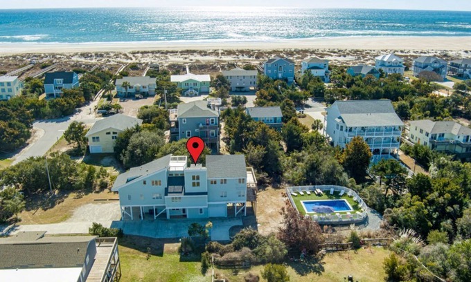 Emerald Isle House | Cozy Coastal Duplex · Pool · 1 Min Walk to the Beach