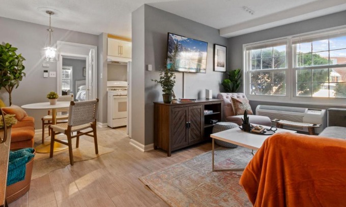 Huntington Apartment | Cozy Condo in City: Just Steps to the Metro!