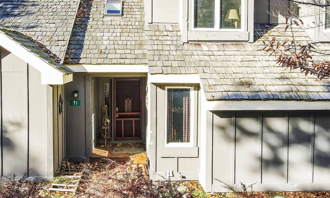 White Haven House | Cozy, Family-Friendly Townhome w/ Fireplace - Near Skiing and Golf!