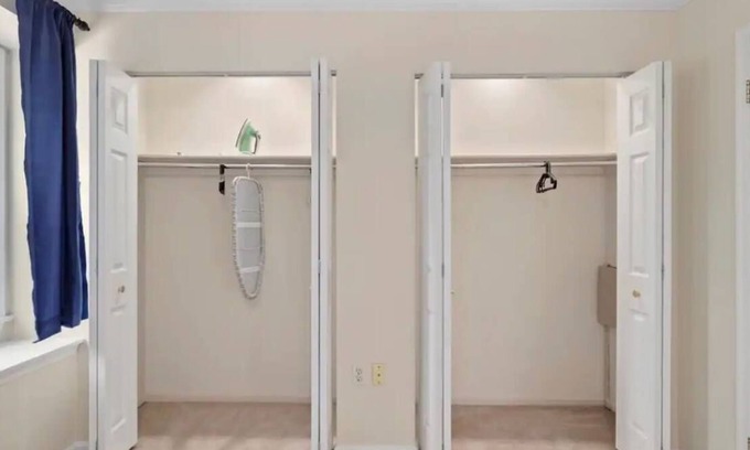 Wheaton House | Cozy Room with Attached Bathroom Hosted by Samri in Silver Spring Home