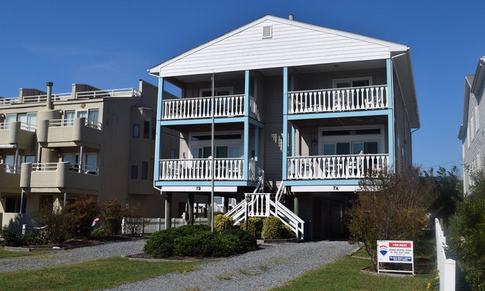 Dewey Beach House | Downtown Dewey Beach OCEAN BLOCK Sleeps 10