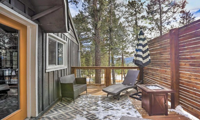 Evergreen Meadows Apartment | Evergreen Apt with Deck, Fire Pit and Gas Stove!