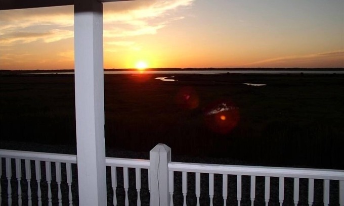 Diamond Beach Condo | Exclusive Townhouse-Brilliant Bayside Sunset Views and Bird watching.