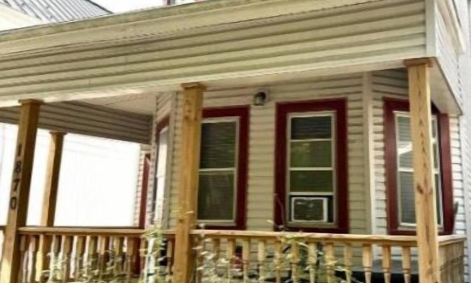 Ohio City House | Expansive Charm in Every Corner