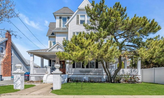 Point Pleasant Beach House | Fabulous Historic Seashore Victorian Saltwater Pool closes End of September