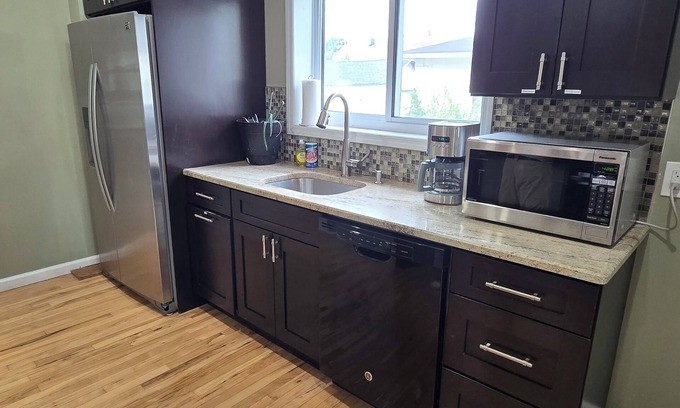 Teaneck House | Family-friendly 3-bedroom house 25 minutes to NYC Manhattan