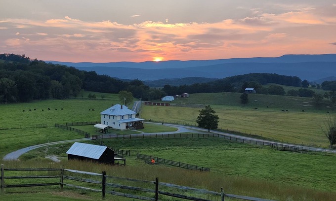 Upper Tract Other | Farmhouse with Mountain Views