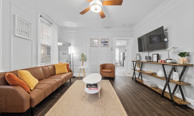 Jersey City Apartment | Fascinating apartment 10 min path and 20 min New York