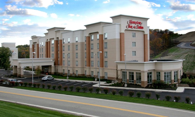 Strabane Hotel | Hampton Inn & Suites Pittsburgh-Meadow Lands