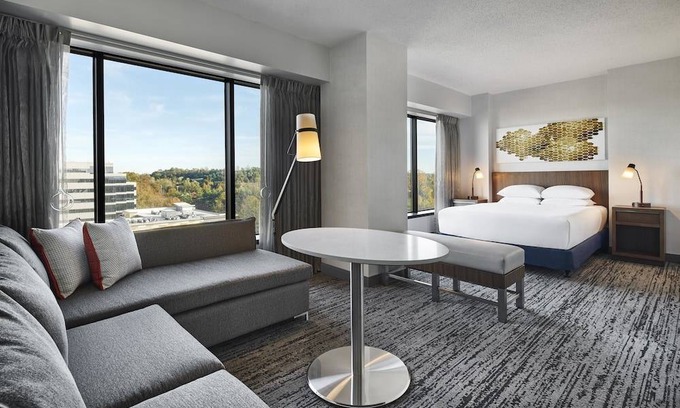 Fairfax Hotel | Hilton Fairfax