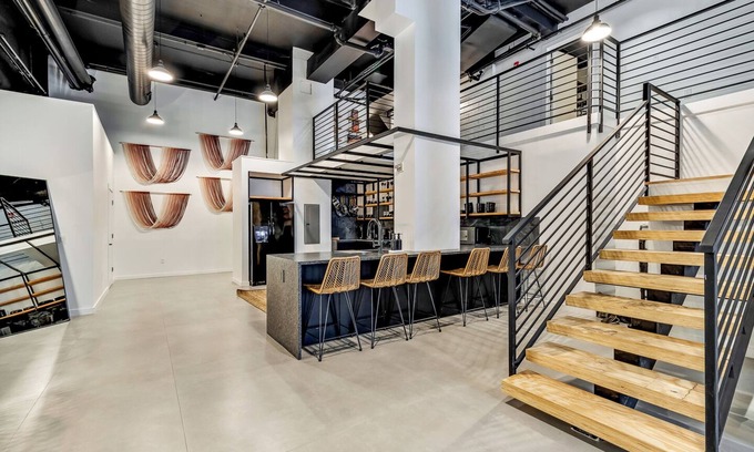 Center City East Apartment | Historic District Loft! Garage Parking! Sleeps 13n
