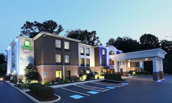 Cheyney Hotel | Holiday Inn Express Hotel & Suites West Chester, an IHG Hotel