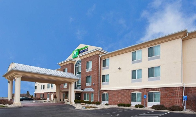 Blue Ash Hotel | Holiday Inn Express Hotel & Suites Cincinnati-Blue Ash, an IHG Hotel