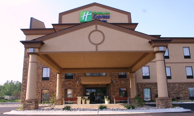 Caddo Valley Hotel | Holiday Inn Express & Suites Arkadelphia - Caddo Valley, an Ihg Hotel