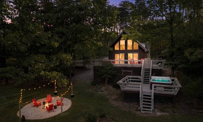 Berkeley Springs House | House ∙ 1 bedroom ∙ 5 guests