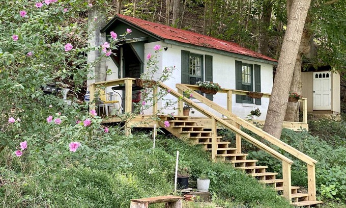 Shepherdstown House | House ∙ 1 bedroom ∙ 2 guests