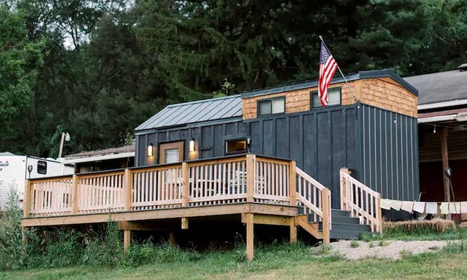 Triadelphia House | House ∙ 1 bedroom ∙ 4 guests