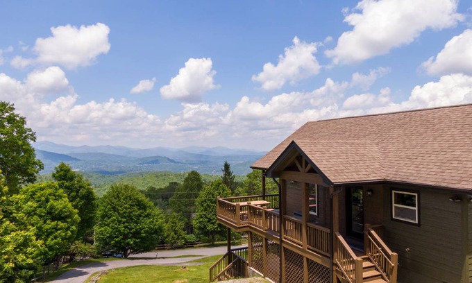 Blowing Rock House | House ∙ 3 bedrooms ∙ 10 guests
