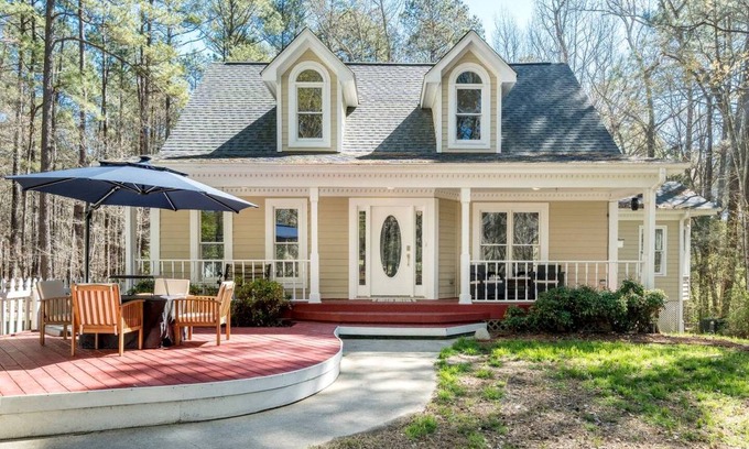Chapel Hill House | House ∙ 3 bedrooms ∙ 7 guests