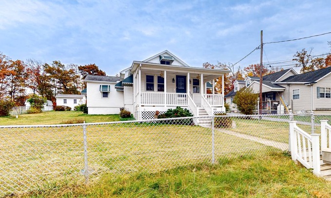 Odenton House | House ∙ 3 bedrooms ∙ 9 guests