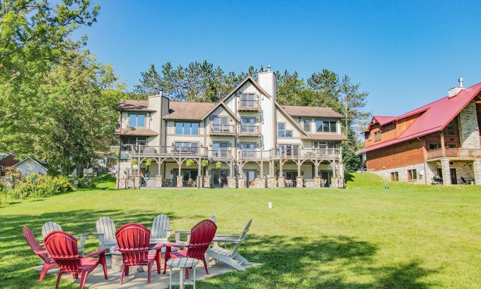 McHenry House | House ∙ 4 bedrooms ∙ 12 guests