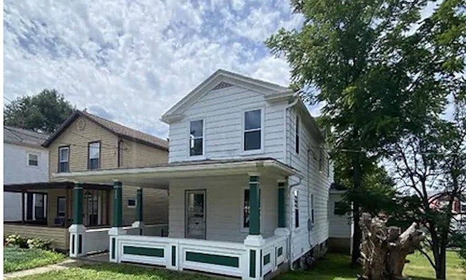 Danville House | House ∙ 4 bedrooms ∙ 6 guests