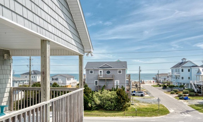 North Topsail Beach House | House ∙ 4 bedrooms ∙ 11 guests