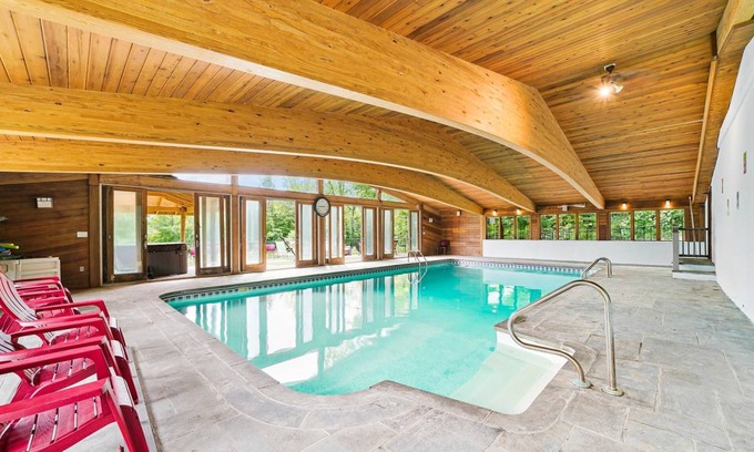 Woodridge House | House ∙ 7 bedrooms ∙ 16 guests