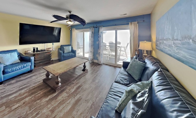 Put-in-Bay Condo | Incredible New Put-in-Bay Condo -2 Floors 4 BR on the Water-12 ppl max - C208