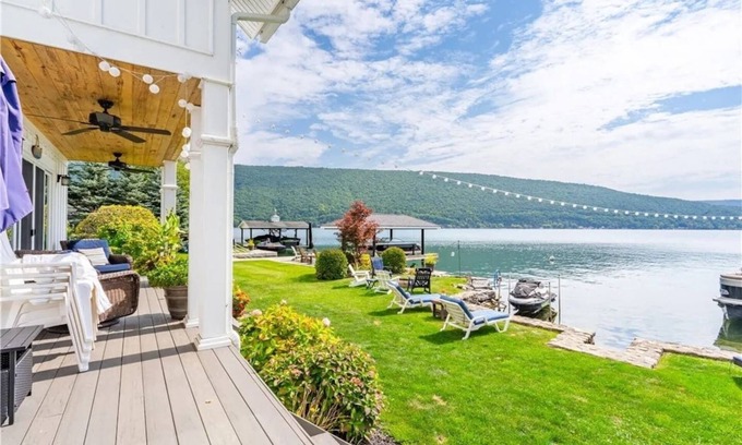 Holcomb House | Lakefront | Dock | Hot Tub | Near Boat Launch