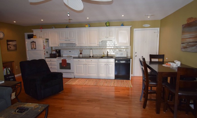Sea Isle City Condo | Located one very short block to the beach and Promenade